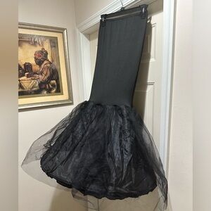Black, fishtail, one loop petticoat.
